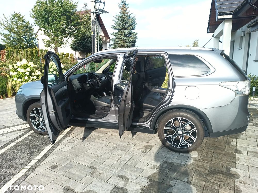 Mitsubishi Outlander Instyle NAVI + - 5