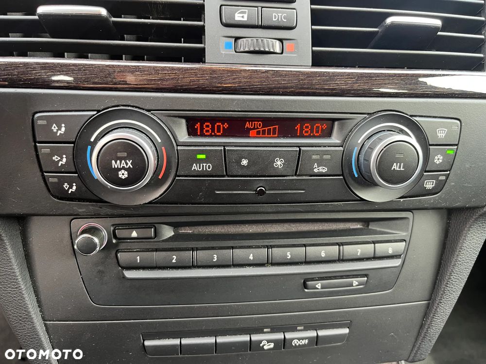 BMW Seria 3 320d xDrive DPF Touring Edition Fleet Exclusive - 36