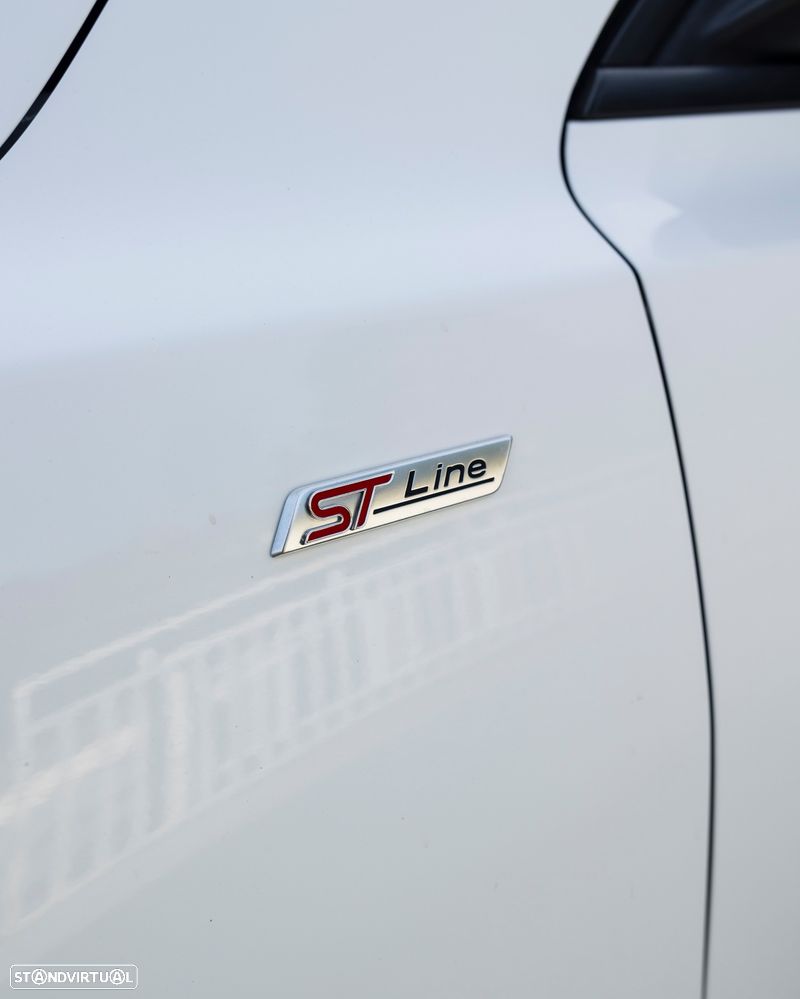 Ford Focus 1.0 EcoBoost MHEV ST-Line X - 28