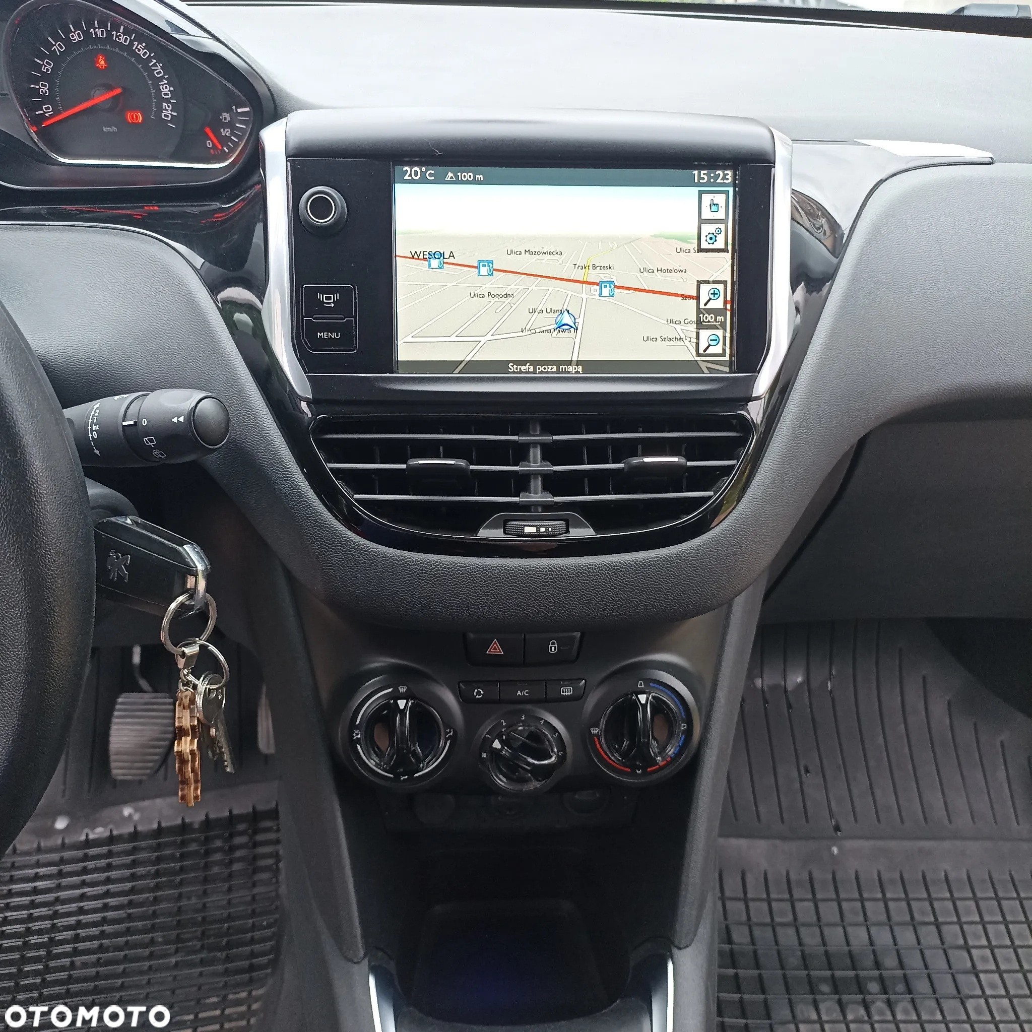 Peugeot 208 - 15