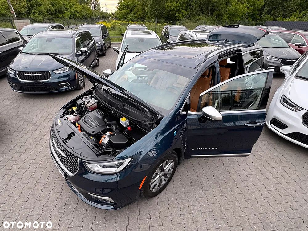 Chrysler Pacifica - 18