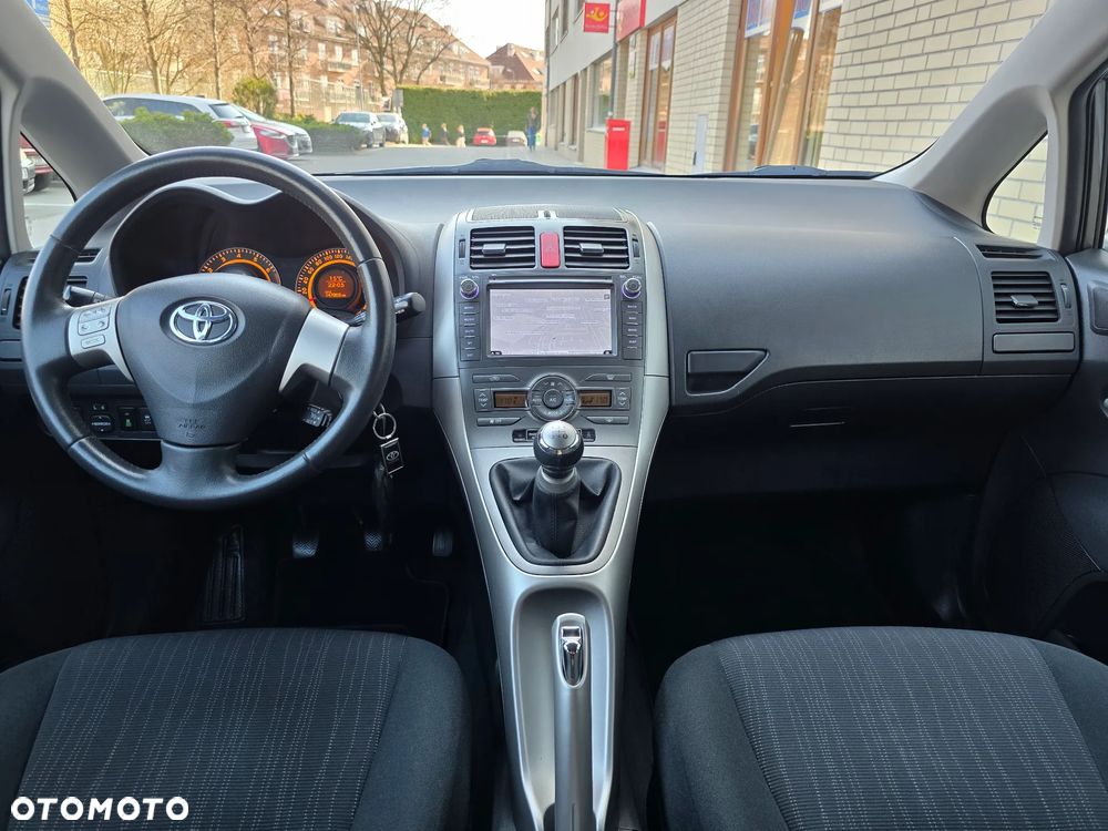Toyota Auris - 25