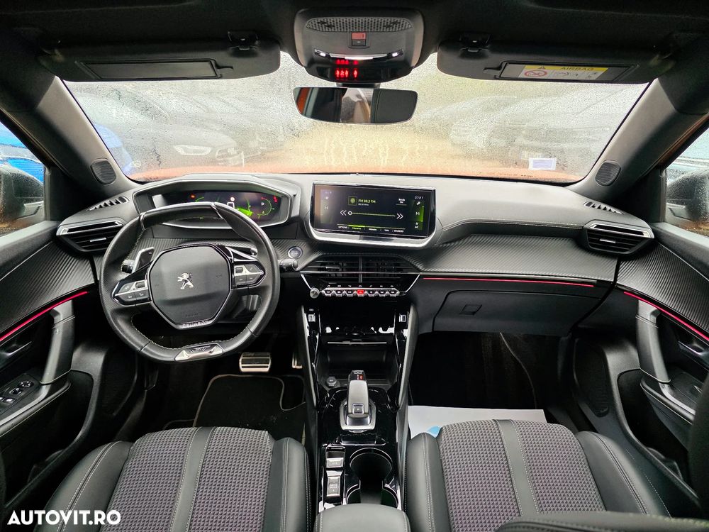 Peugeot 2008 PureTech 130 EAT8 GT - 19