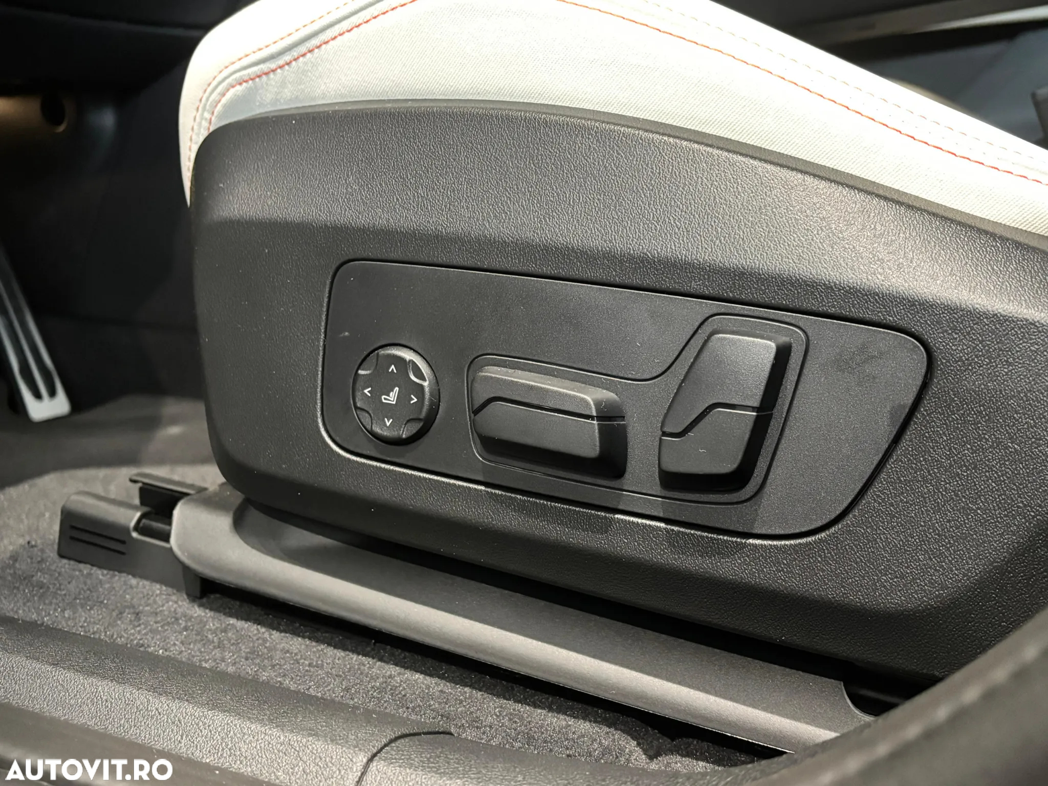 BMW iX2 eDrive20 - 14