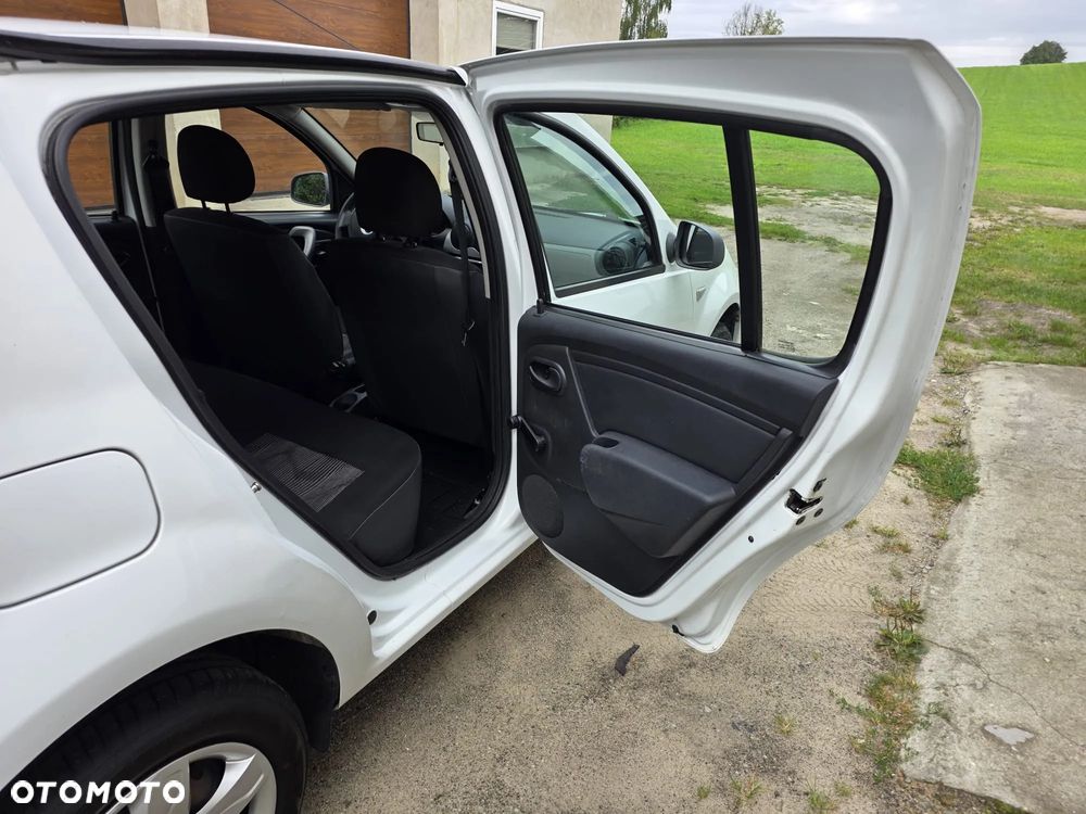 Dacia Sandero 1.2 16V - 12