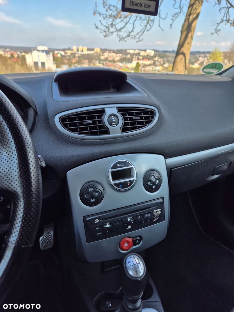 Renault Clio - 12