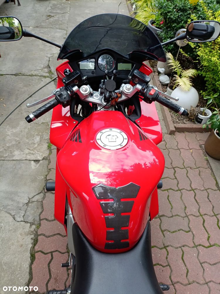 Honda VFR - 9