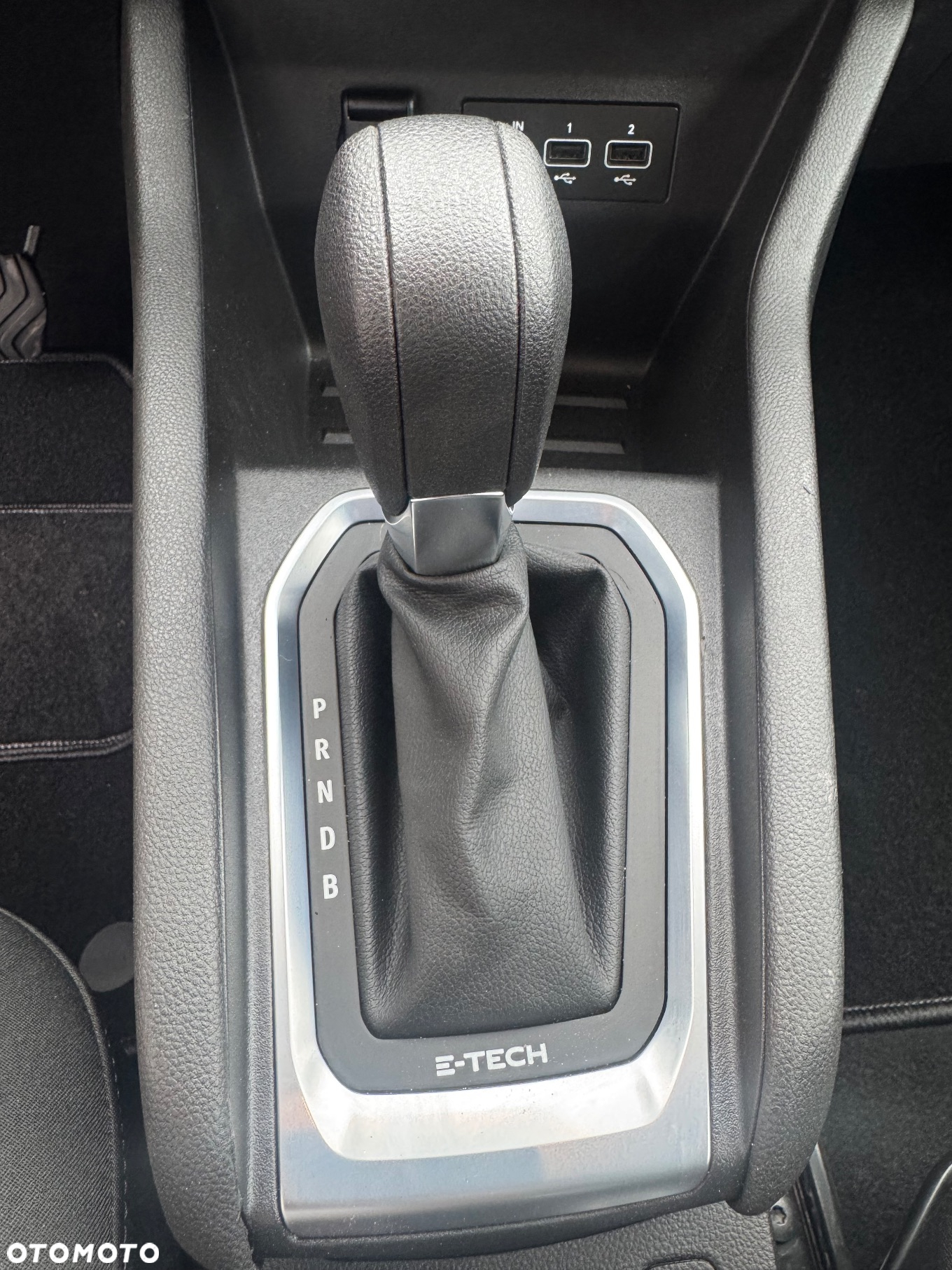 Renault Clio E-TECH Hybrid 140 BUSINESS EDITION - 13