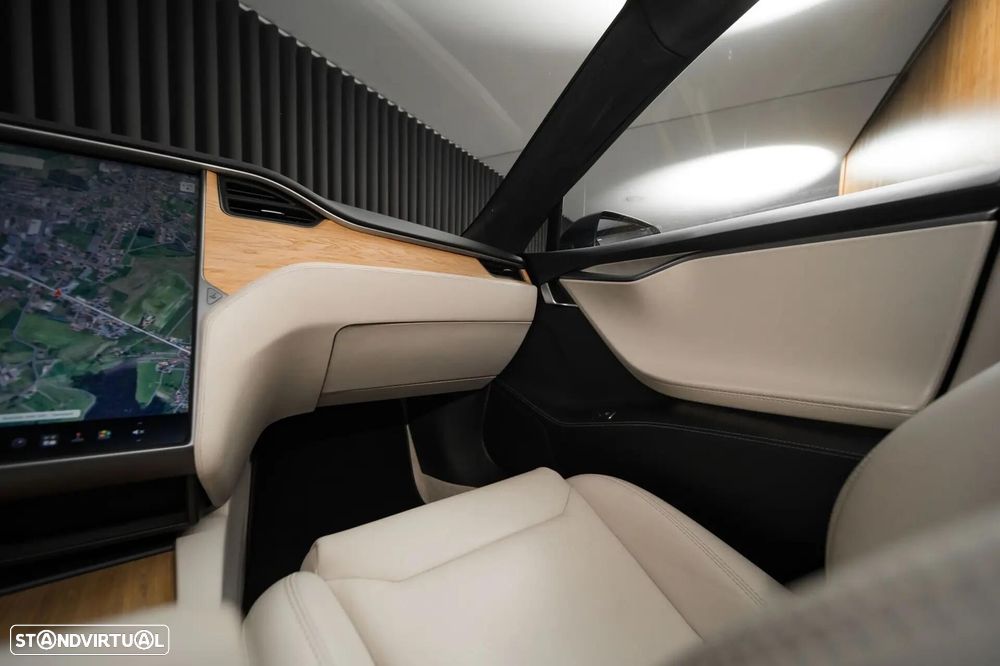 Tesla Model S Standard Range - 15
