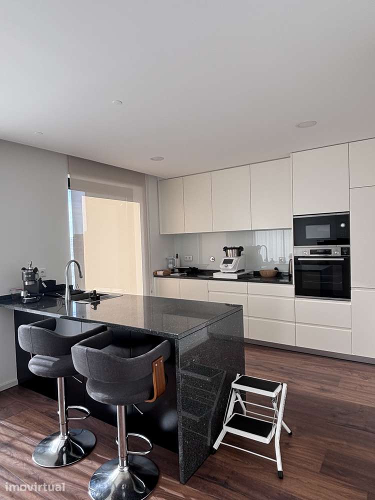 Apartamento T2 à venda na Soares dos Reis - Rasa de Cima - Grande imagem: 4/36