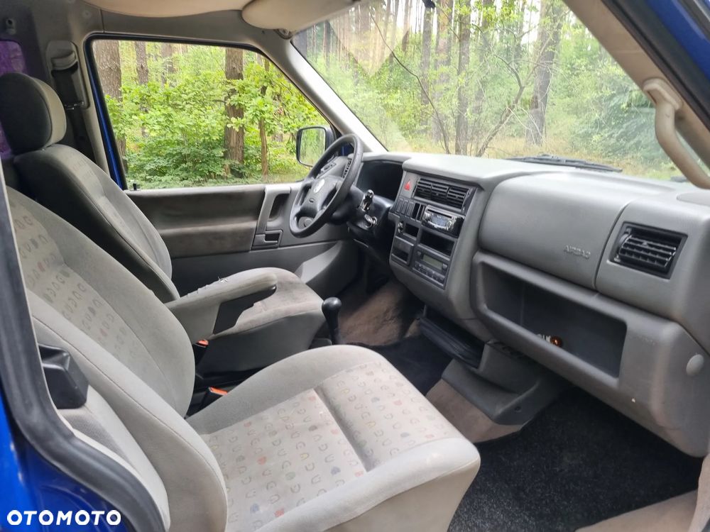Volkswagen Multivan - 16