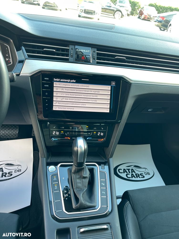 Volkswagen Passat 2.0 TDI SCR DSG Conceptline - 34