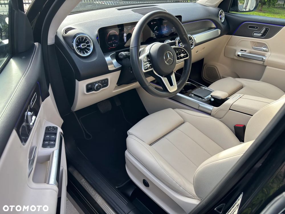 Mercedes-Benz GLB 250 4Matic 8G-DCT - 16