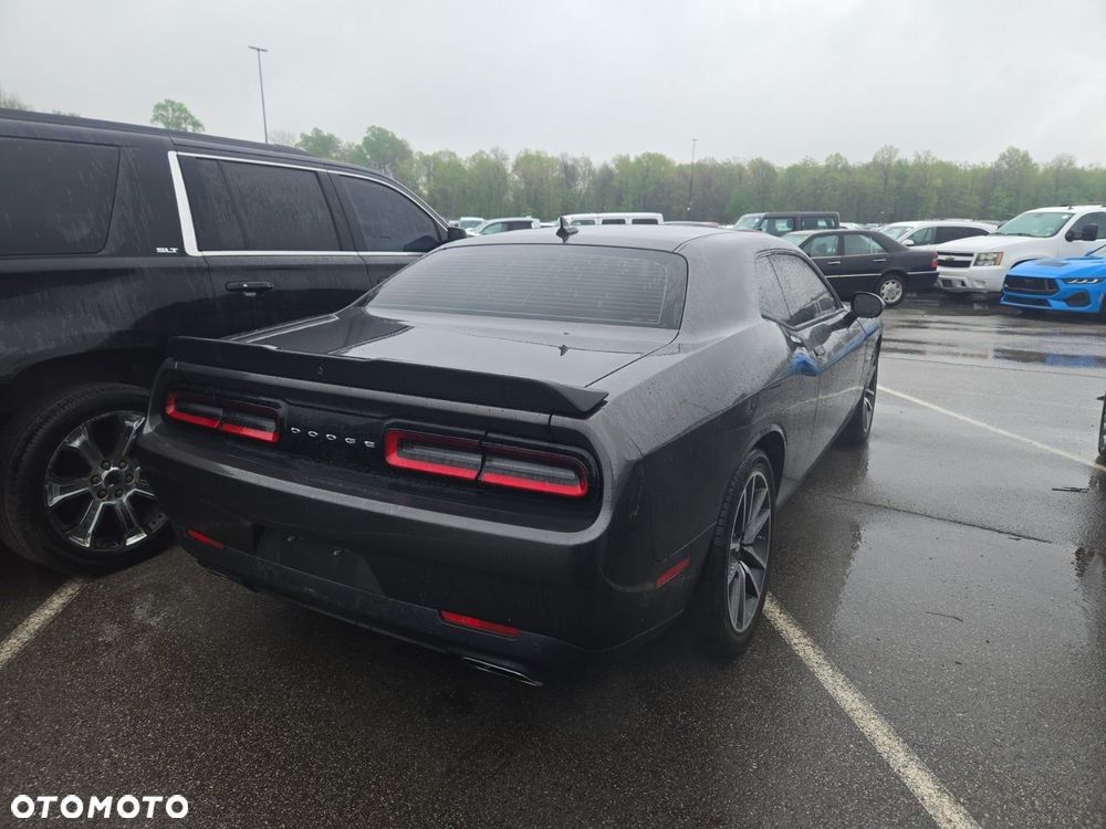 Dodge Challenger 5.7 R/T - 4