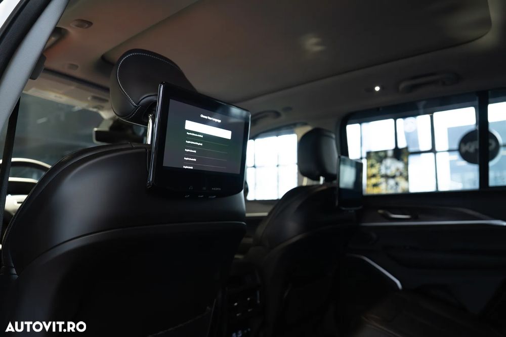 Jeep Grand Cherokee - 17