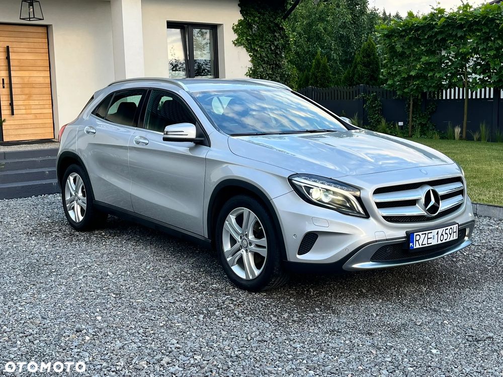 Mercedes-Benz GLA 180 - 12
