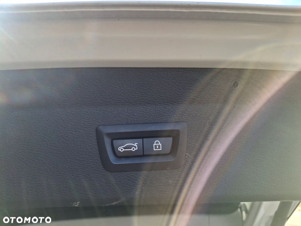 BMW X1 sDrive20d - 23