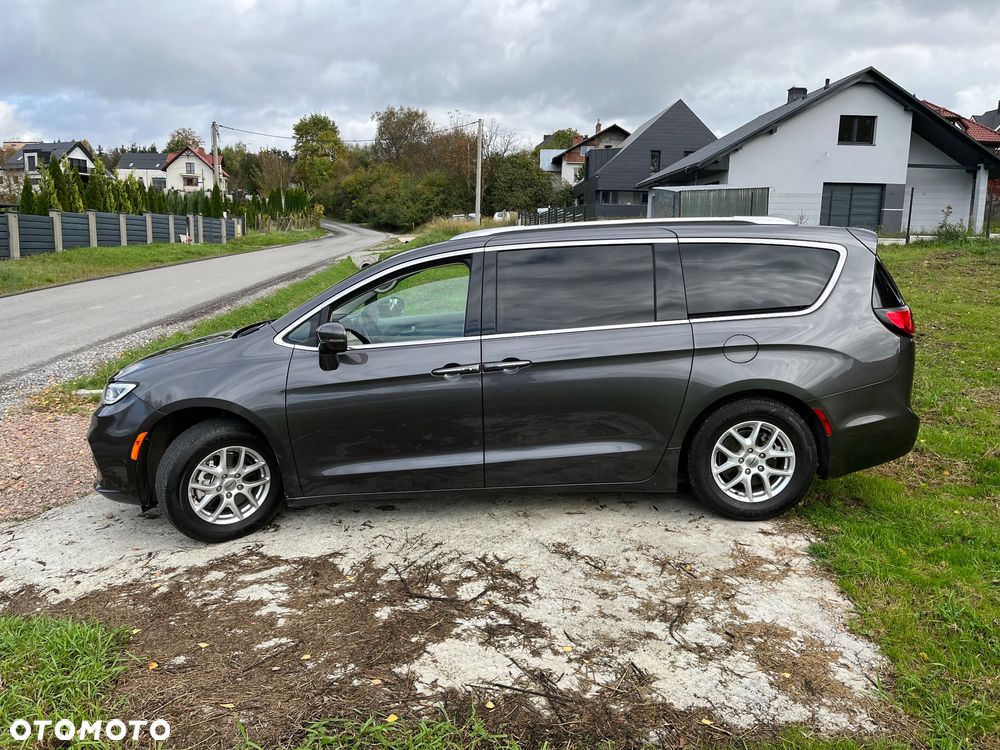 Chrysler Pacifica - 11