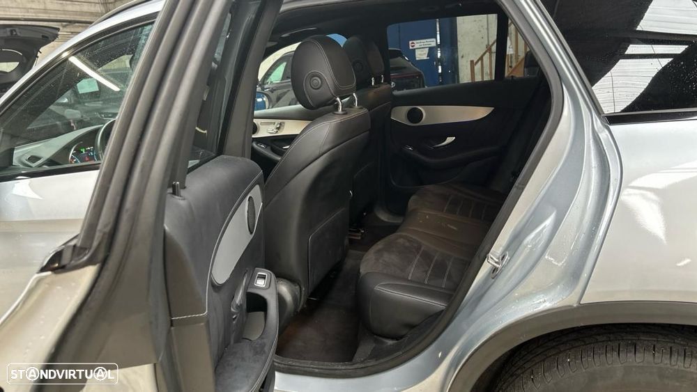 Mercedes-Benz GLC 300 de 4Matic 9G-TRONIC AMG Line - 6