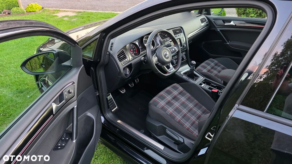 Volkswagen Golf 2.0 TSI BMT GTI - 29