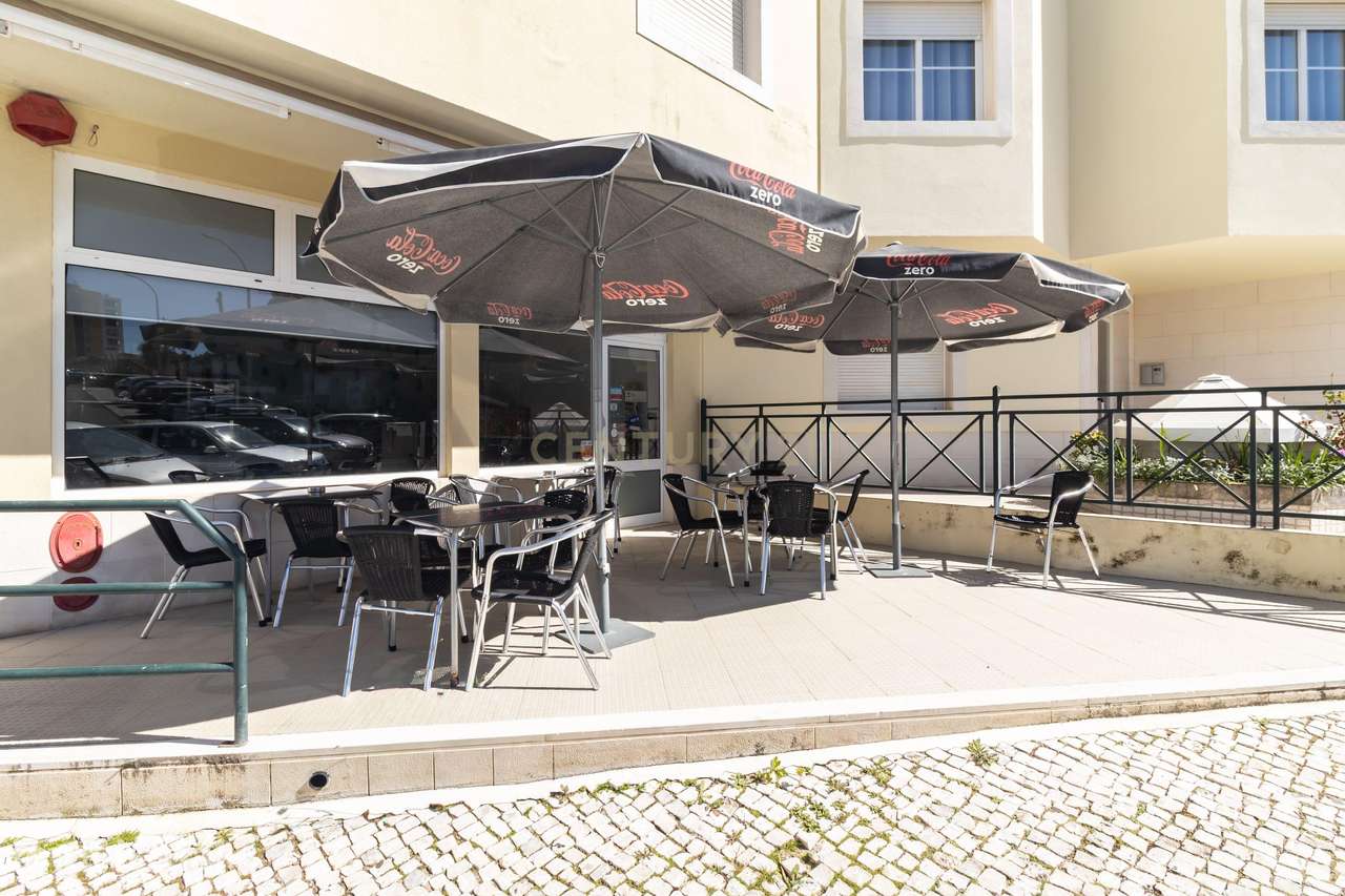 Investimento em Setúbal: Loja/Café/Snack-Bar Equipado e Distribuído po - Grande imagem: 2/38
