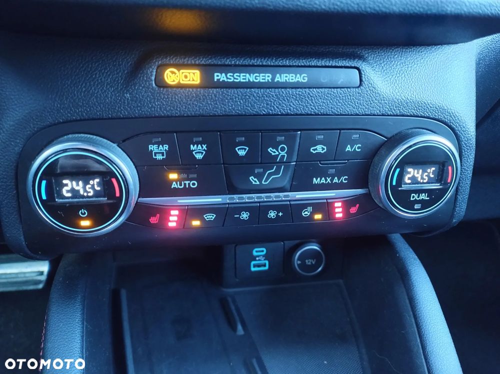 Ford Kuga 2.0 EcoBlue 4x4 ST-LINE X - 24