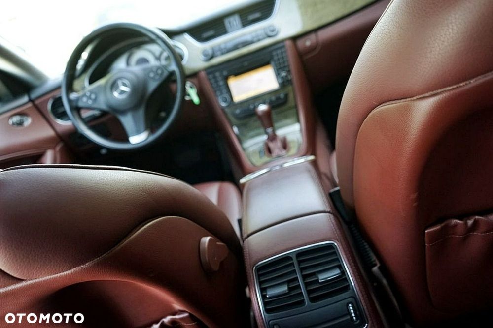 Mercedes-Benz CLS - 25