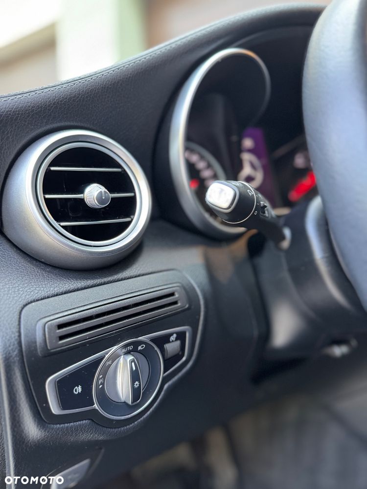 Mercedes-Benz GLC 220 d 4Matic 9G-TRONIC - 24