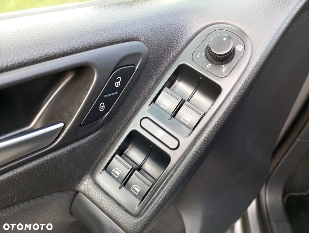 Volkswagen Golf VI 1.6 Comfortline - 20