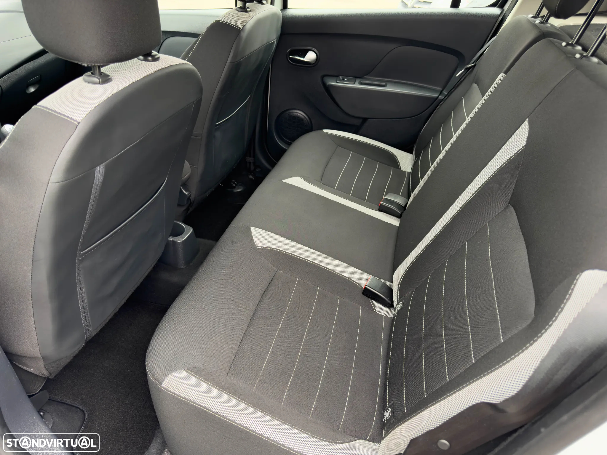 Dacia Sandero 0.9 TCe Stepway - 8
