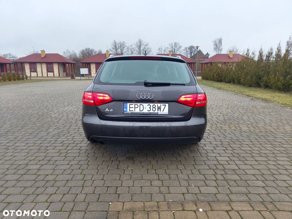 Audi A4 Avant - 4