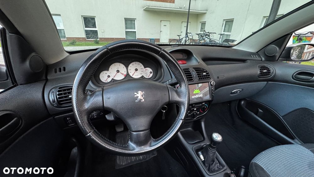 Peugeot 206 CC 1.6 Euro4 - 10