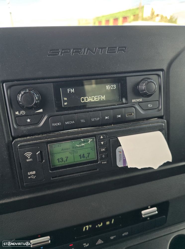 Mercedes-Benz Sprinter 517 - 8