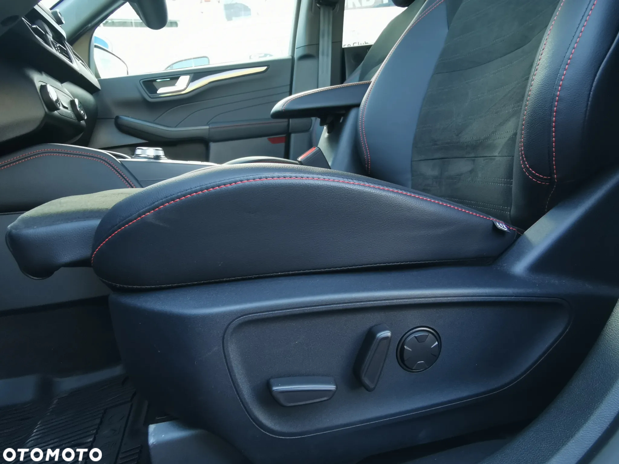 Ford Kuga - 12