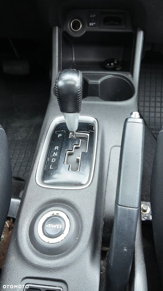 Mitsubishi Outlander 2.2 DID Instyle Navi 4WD - 24