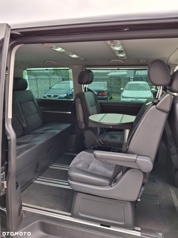 Volkswagen Multivan - 10