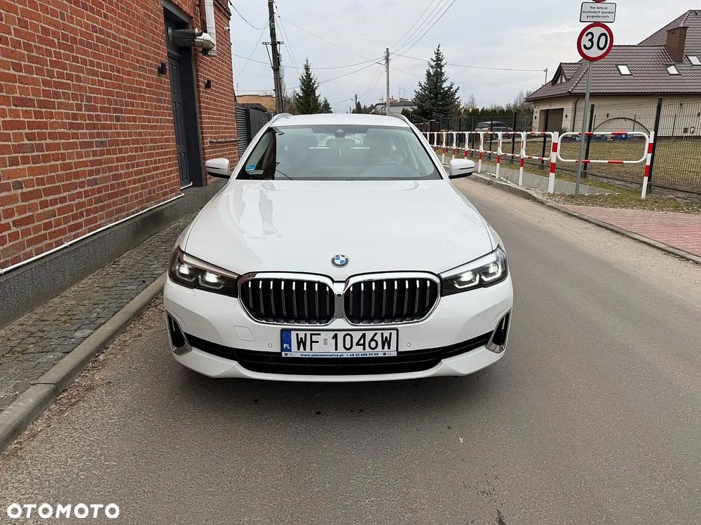 BMW Seria 5 520i GPF Luxury Line sport - 2
