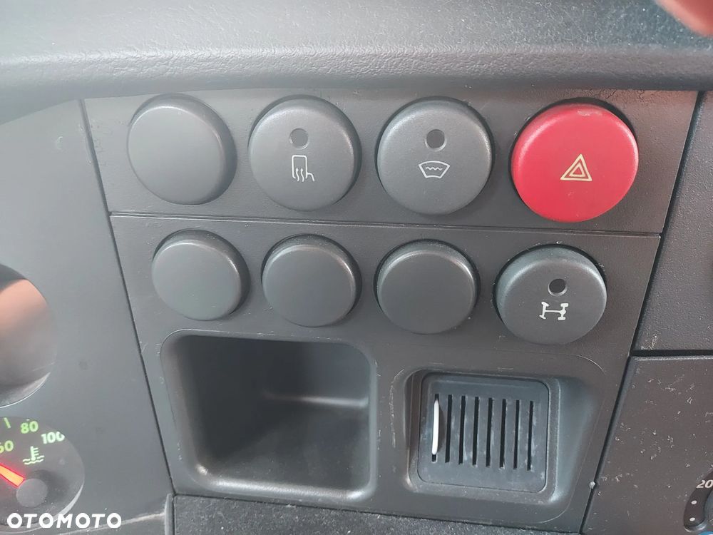 Iveco Phoenix A7200 - 10