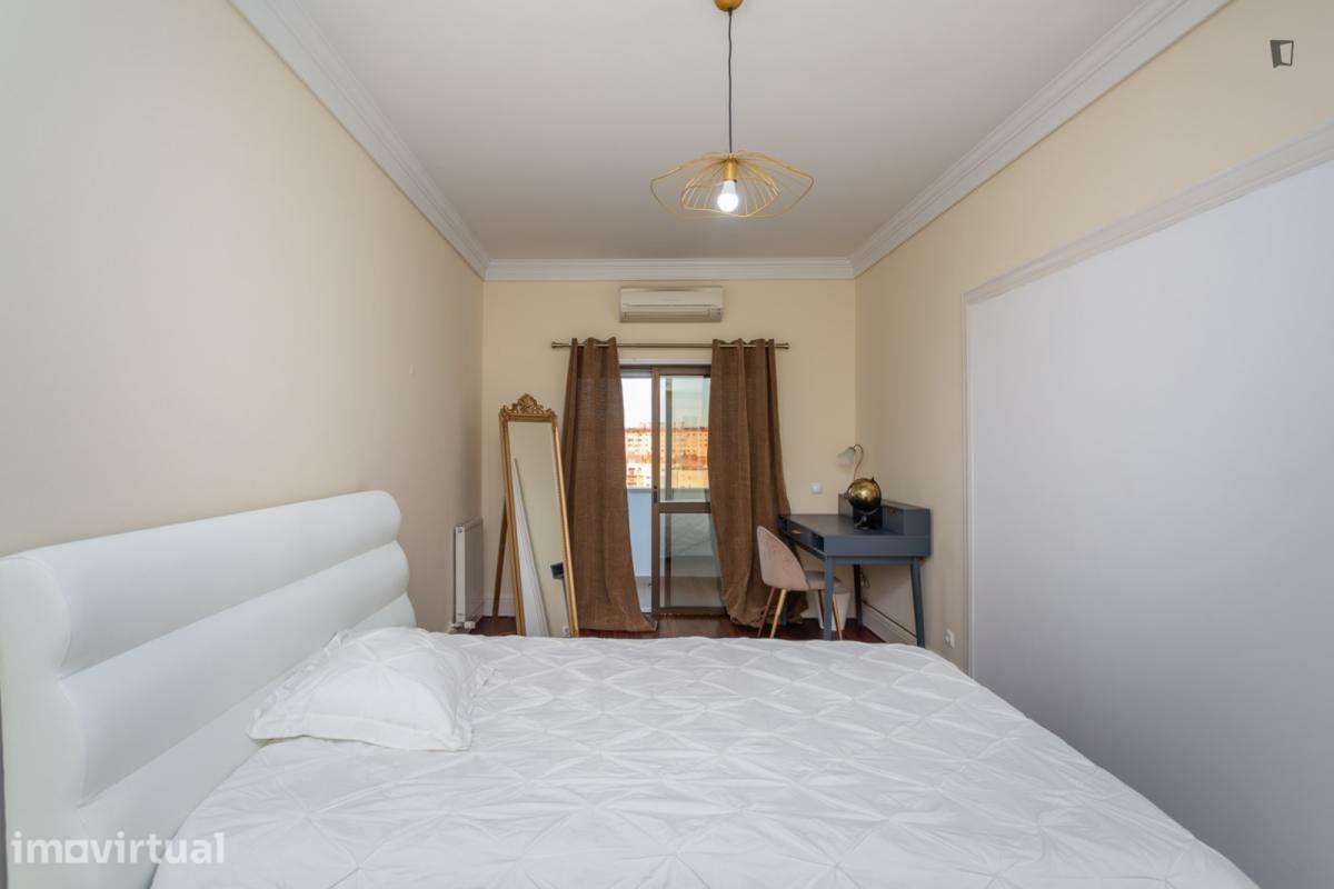 Quarto - localizado em Roma-Areeiro Lisbon - Grande imagem: 5/25