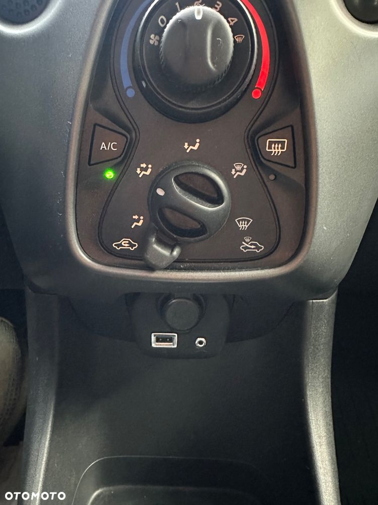 Toyota Aygo 1.0 VVT-i Color Edition - 21