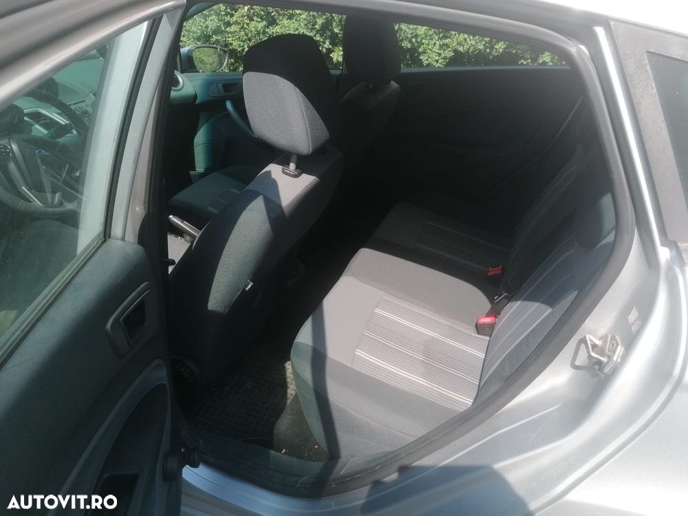 Ford Fiesta - 6