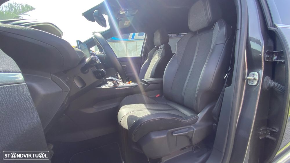 Peugeot 5008 1.5 BlueHDi GT Line EAT8 - 23