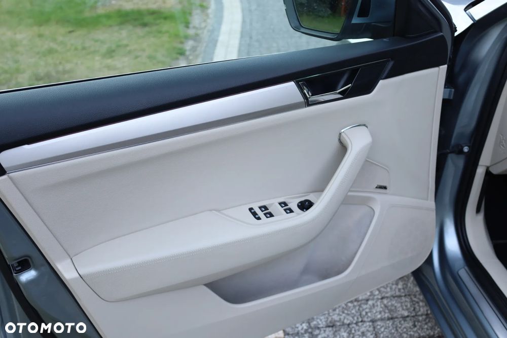 Skoda Superb 2.0 TSI Style DSG - 14