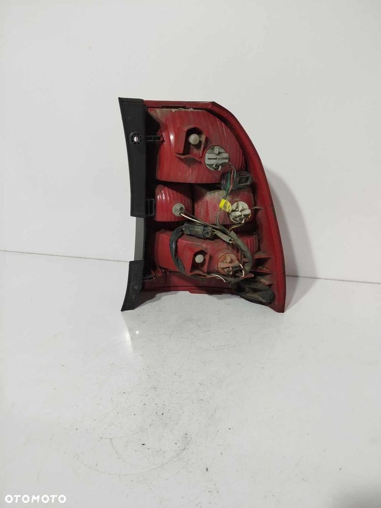 LAMPA LEWA TYLNA TYŁ KIA SPORTAGE II 04-08 - 3