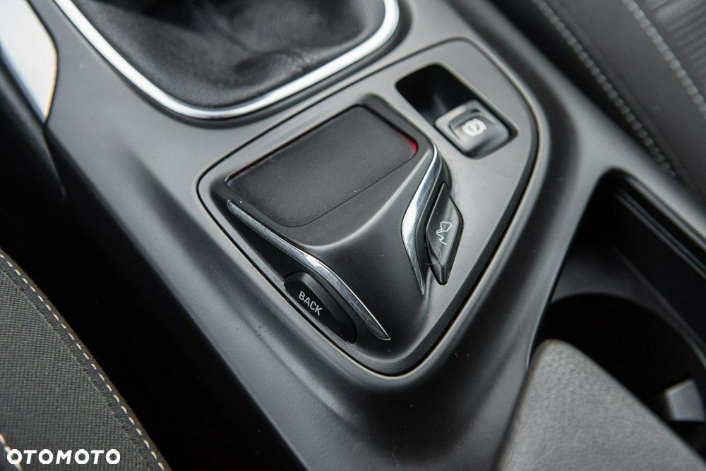 Opel Insignia - 24