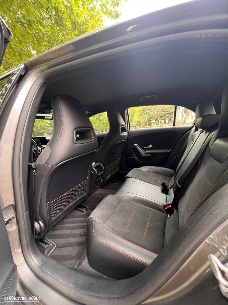 Mercedes-Benz A 250 e 8G-DCT AMG Line - 14