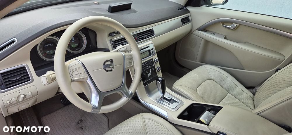 Volvo XC 70 D5 AWD Momentum - 16
