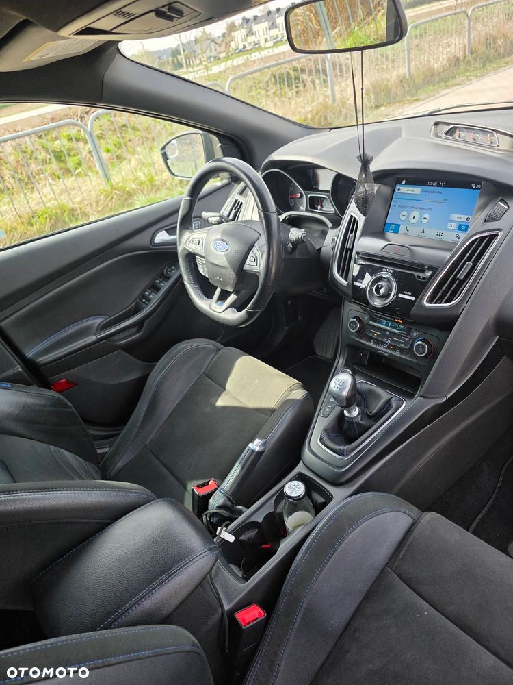 Ford Focus 2.3 EcoBoost S&S Allrad RS - 26