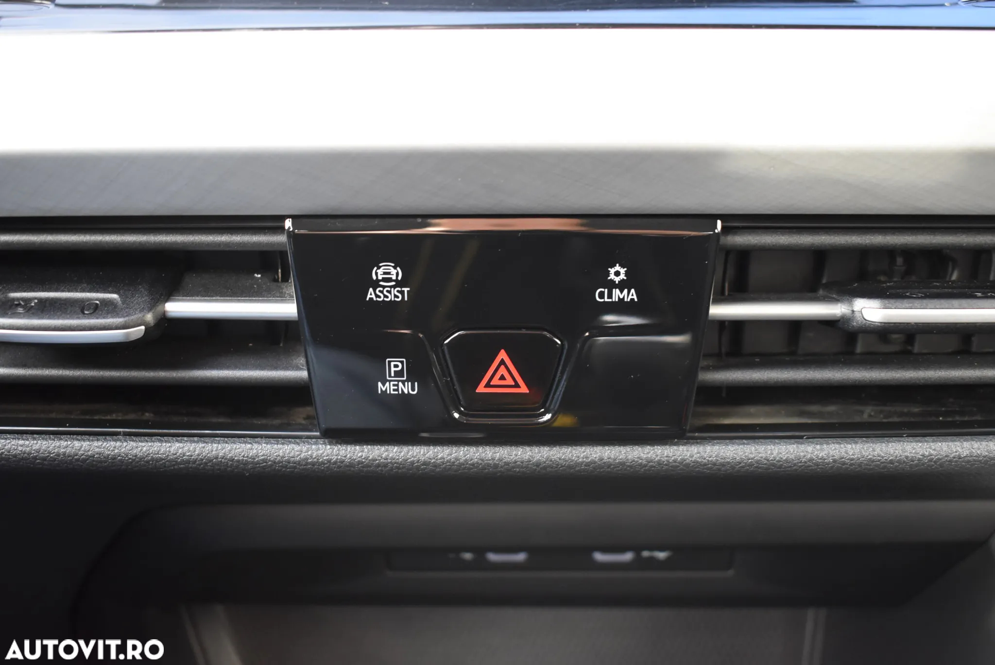 Volkswagen Golf 1.5 TSI ACT Life - 21