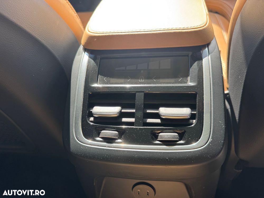 Volvo XC 90 T8 AWD Twin Engine Geartronic Inscription - 3